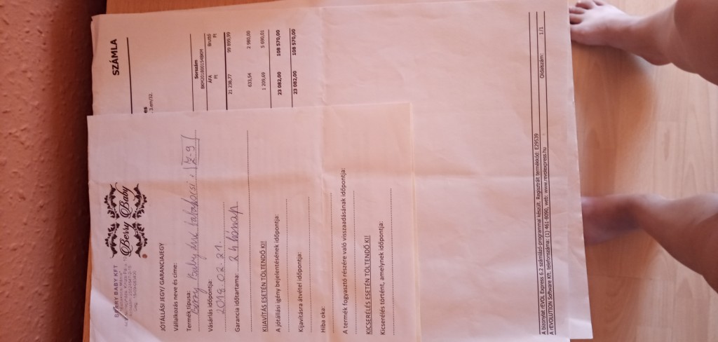 Eladó a képen látható berry baby z9 es típusú babakocsi hibátlan állapot minden tartozékkal.számláival.plussz kerék sor igény esetén 5000ft mivel rendeltem hozzá plussz kereket ami rajta van számla a képek közt.mozes hordozó sport mindegyikhez lábzsák tartozik.esovédő,szunyogháló pelus táska.mindegyik feltehető a vázra mind a 2 irányból.igény esetén futár megoldható de ha várná rá mód jobb szeretném személyes átvétel. - 2