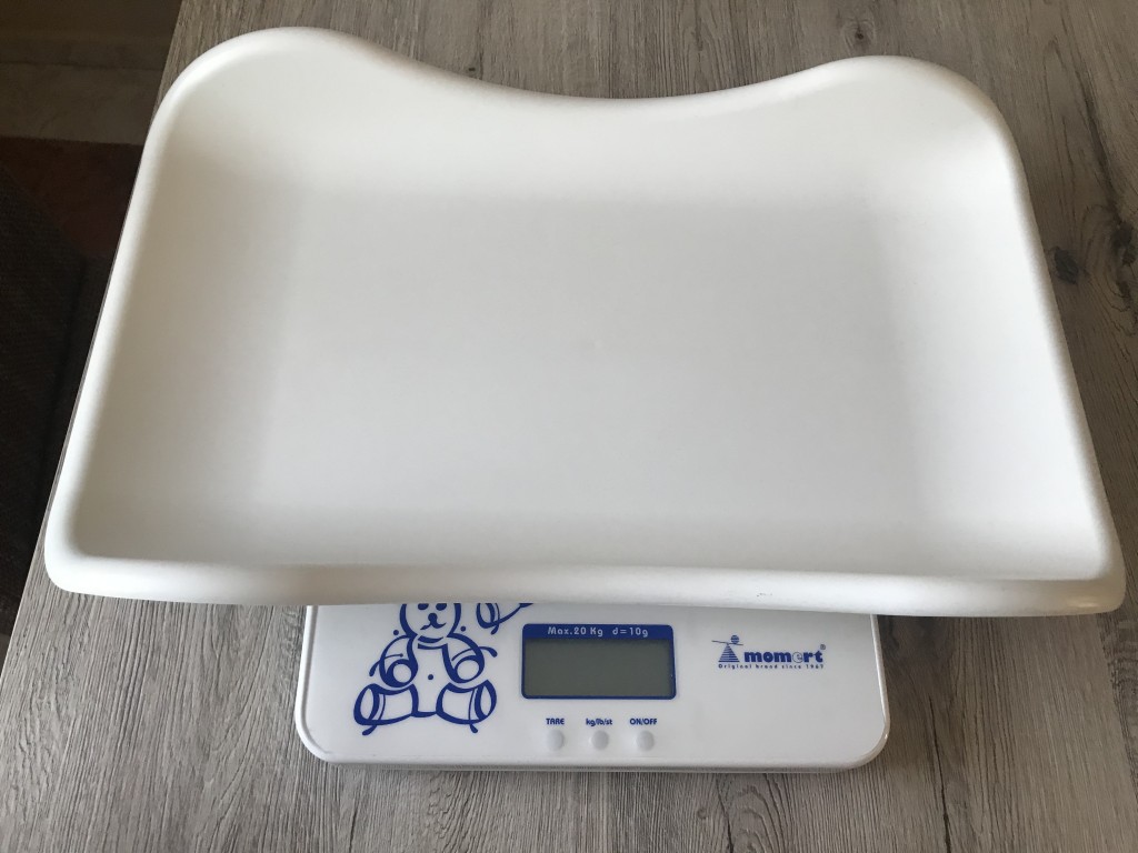 Momert elektronikus bébi- és gyermekmérleg.
Hibátlan állapot.
LCD kijelző, 20 kg teherbírás.  - 2