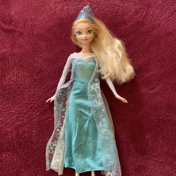 images/products/2020-08-20/cropped_elsa-barbie-baba-a-jegvarazsboleredeti-ara-9000ft-10509_0_1597910618.jpeg