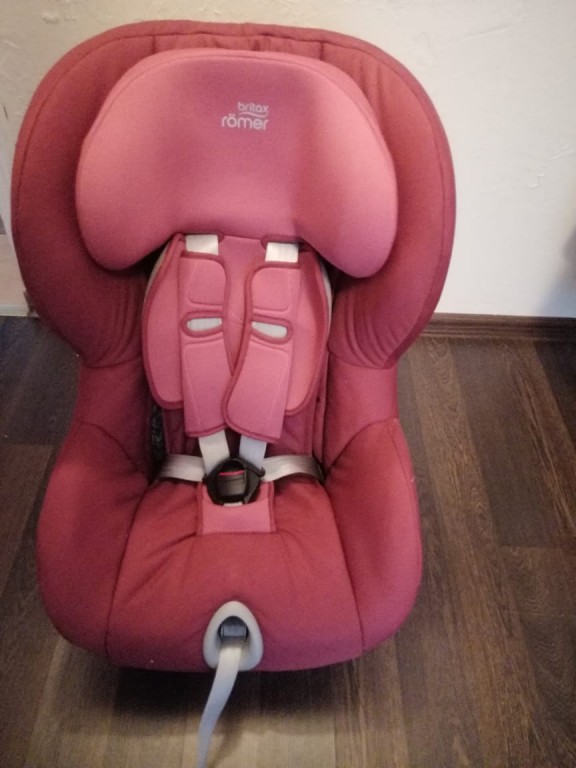 Britax Römer 9-18 kg ig. Újszerű állapotban. Új ára 70.000.-ft - 1