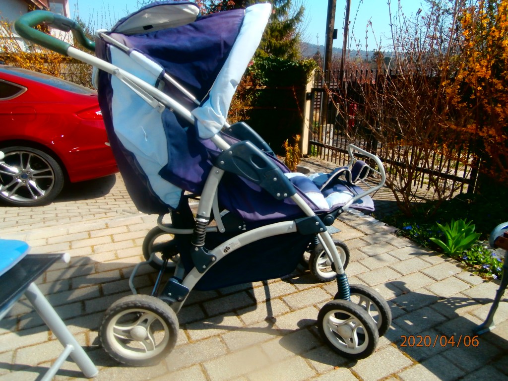 Két darab babakocsi eladó. Kék: Mini Star kétfunkciós, csukható. Piros Peg Perego sport. 8.000.- Ft/db. - 2