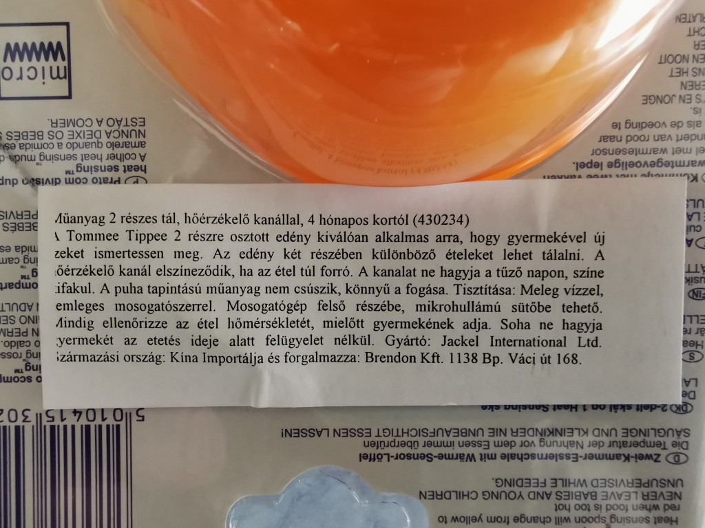 Gyermek tál hőérzékelő kanállal Tommee Tippee narancs szinű
Praktikus Tommee Tippee szett 1 műanyag tálat és hőérzékelő kanalat tartalmaz. 
Hő hatására elszíneződik a kanál, Puha és csúszásmentes nyél, így könnyen meg tudják fogni a gyerekek. A tálba kétféle étel rakható.
Mosogatógépben mosható. Mikrohullámú sütőben alkalmazható. 4 hónapos kortól ajánlott. Nem tartalmaz BpA-t.
A termék vadonatúj, eredeti csomagolásban.  Debrecenben személyes átvétellel vagy szállításnál a vevőt terheli a postaköltség. - 2