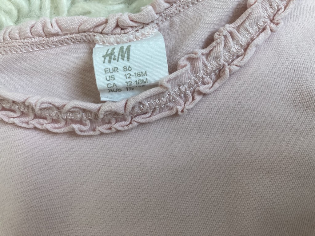 Eladó 86-os 2db H&M póló használt de szép allapotban.  - 2