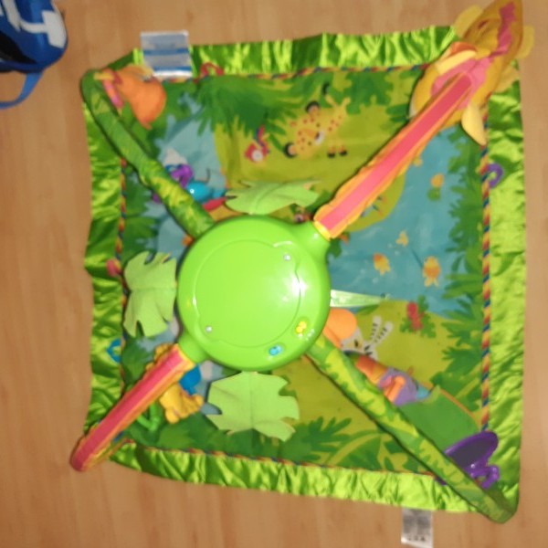 images/products/2021-02-22/cropped_fisher-price-esoerdos-jatszoszonyeg-jellemzoi-nagymeretu-szines-interaktiv-jatszoszonyeg-akar-ujszueloett-kortol-hasznalhato-puha-vastag-biztonsagos-anyagbol-keszuelt-beepitett-jatszoallvannyal-14933_0_1613996228.jpg
