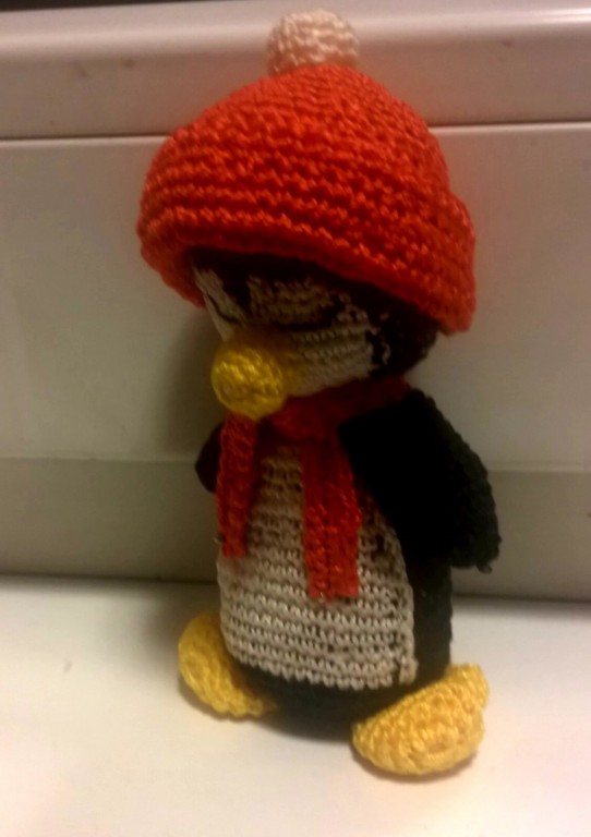 Horgolt, új 12cm es amigurumi pingvin figura eladó - 0