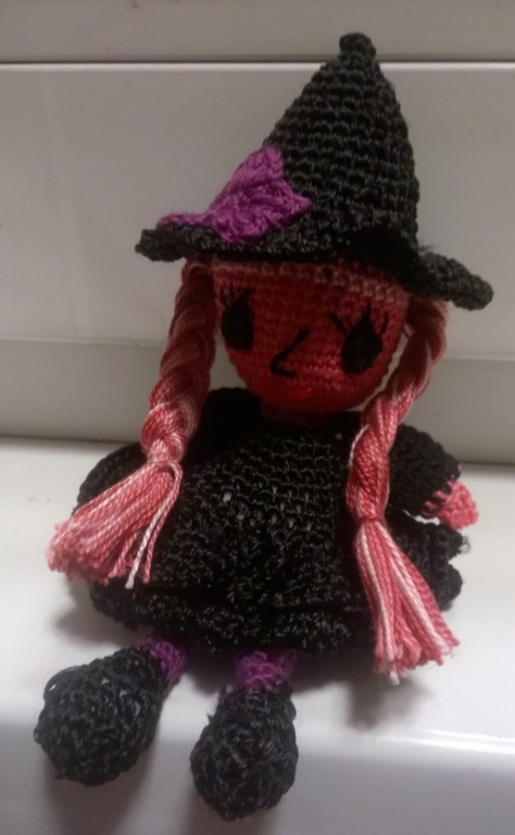 13 cm es új horgolt amigurumi boszi. - 2