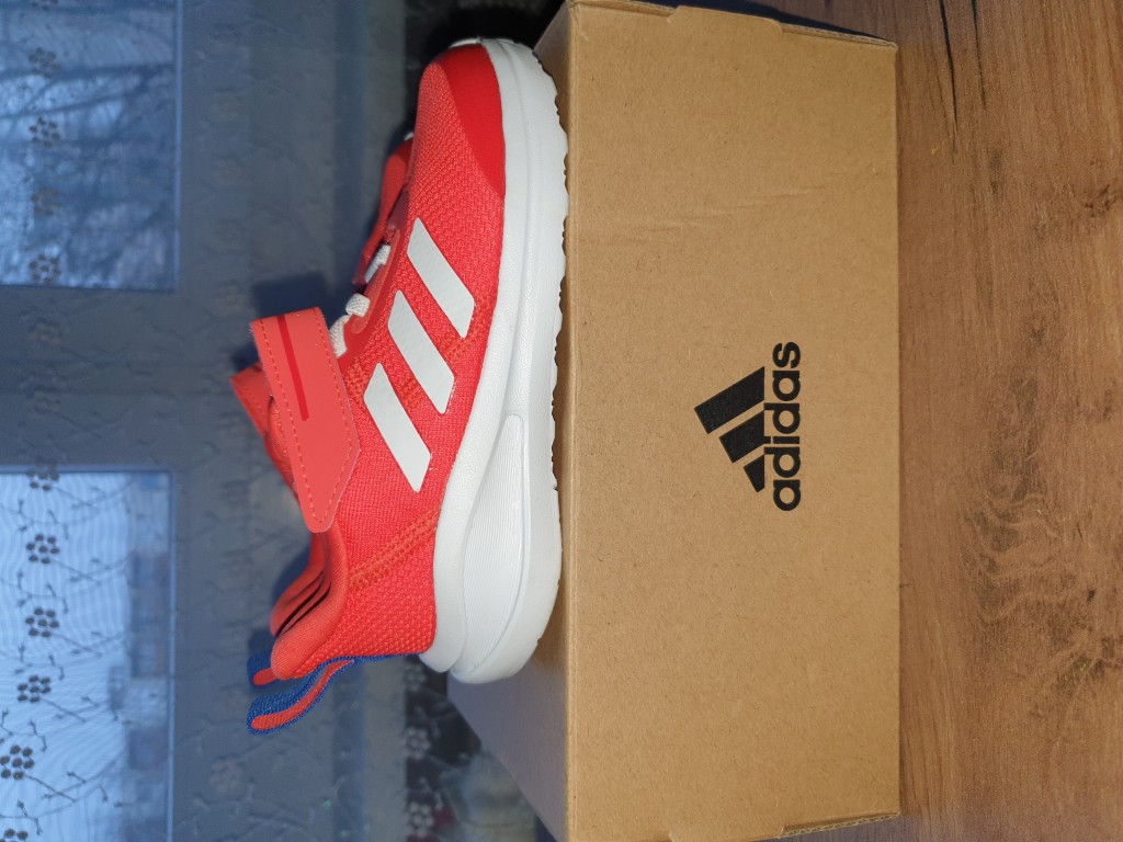 Eladó eredeti Adidas fiú cipő. Csak próbálva volt. 

A szállítási költség minden esetben a vásárlót terheli! - 2