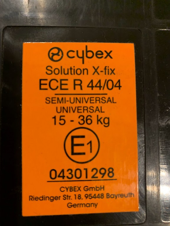 Cybex Solutin X-fix Isofix-es gyerekülés, használtan, de jó állapotban eladó. 
Ez az utolsó gyerekülés amit venned kell, mert a háttámla magassága állítható, sőt le is vehető, így később ülésmagasítóként használható. - 3