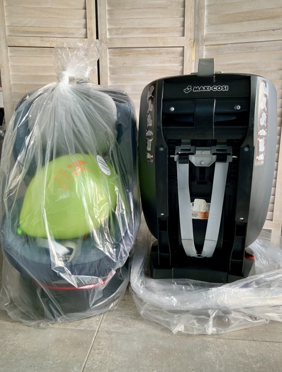 Eladó 2db frissen tisztított, fertőtlenített, hibátlan állapotú, unisex Maxi Cosi Rubi gyerekülés. 5 pontos biztonsági öv, + Be Safe övtartó. 
9-18 kg-ig 
Több fokozatban dönthető ülés, állítható fejtámla.
Huzata levehető, mosható.
50.000 Ft a kettő egyben, külön-külön 30.000 Ft darabja.
Szigetszentmiklós és környékén átvehető.

 https://www.google.hu/url?sa=t&rct=j&q=&esrc=s&source=web&cd=&ved=2ahUKEwjZ6eGc1Kz2AhWG16QKHVfnBAUQwqsBegQIHBAB&url=https://www.youtube.com/watch?v=Mr-QWKt67Ks&usg=AOvVaw2KB5Lds647WP1m5mEsMB3k  - 1