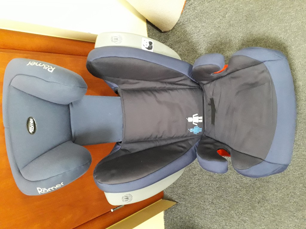 Eladó egy megkímélt, szép állapotú Römer Kidfix isofixes gyerekülés 15-36 kg súlyig. A fejtámlája emelhető, a háttámlája dönthető. A huzat mosható. Szétszedhető és külön az ülés része is használható. A benne lévő hungarocell törésmentes, hibátlan. - 1